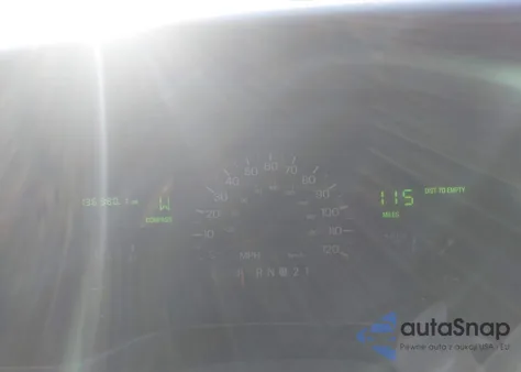 1998 Lincoln Town Car Executive из США, поврежденный, VIN 1LNFM81W9WY703375